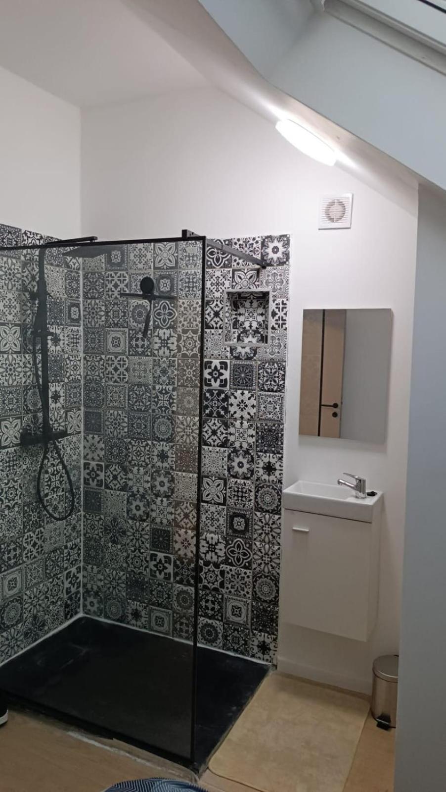 Ubuntu House - Charleroi Apartman Kültér fotó